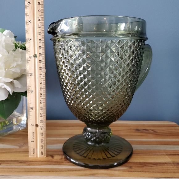Vintage Olive Green Footed Pedestal Diamond Point Pattern Glass Pitcher Jug - Picture 3 of 6